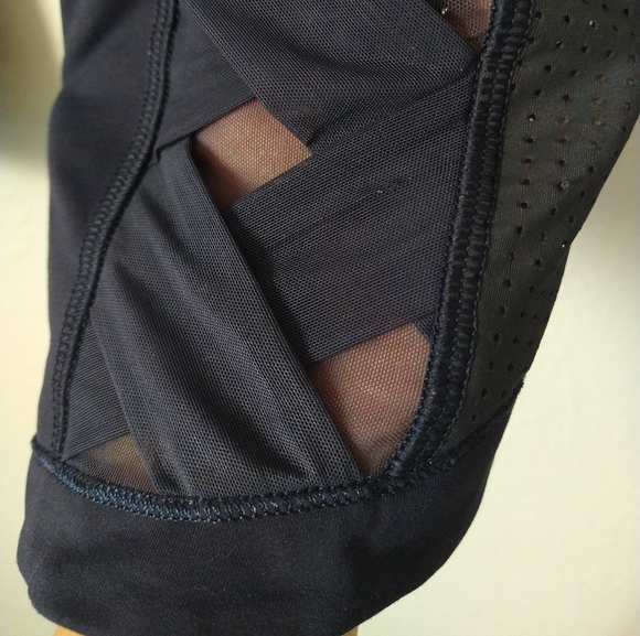 Lululemon Var City Naval Blue Iridescent Multi Crop Leggings - Picture 16 of 16